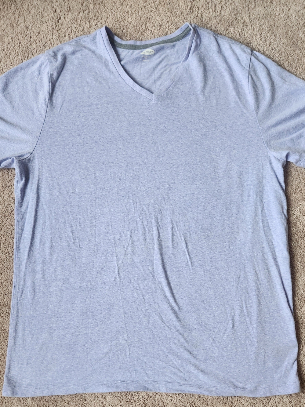 Old Navy Men's Lilac Colored Short Sleeve Shirt!